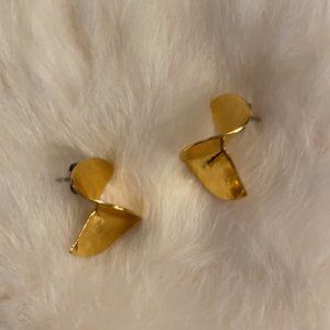 Retro gold toned slightly textured earrings